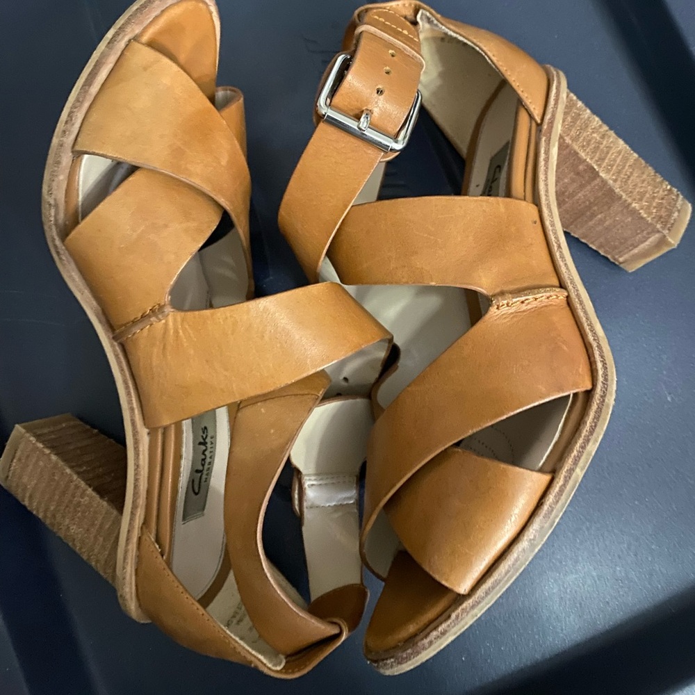 CLARKS Narrative Oriana Bess , straps leather sandals. Size 6.5